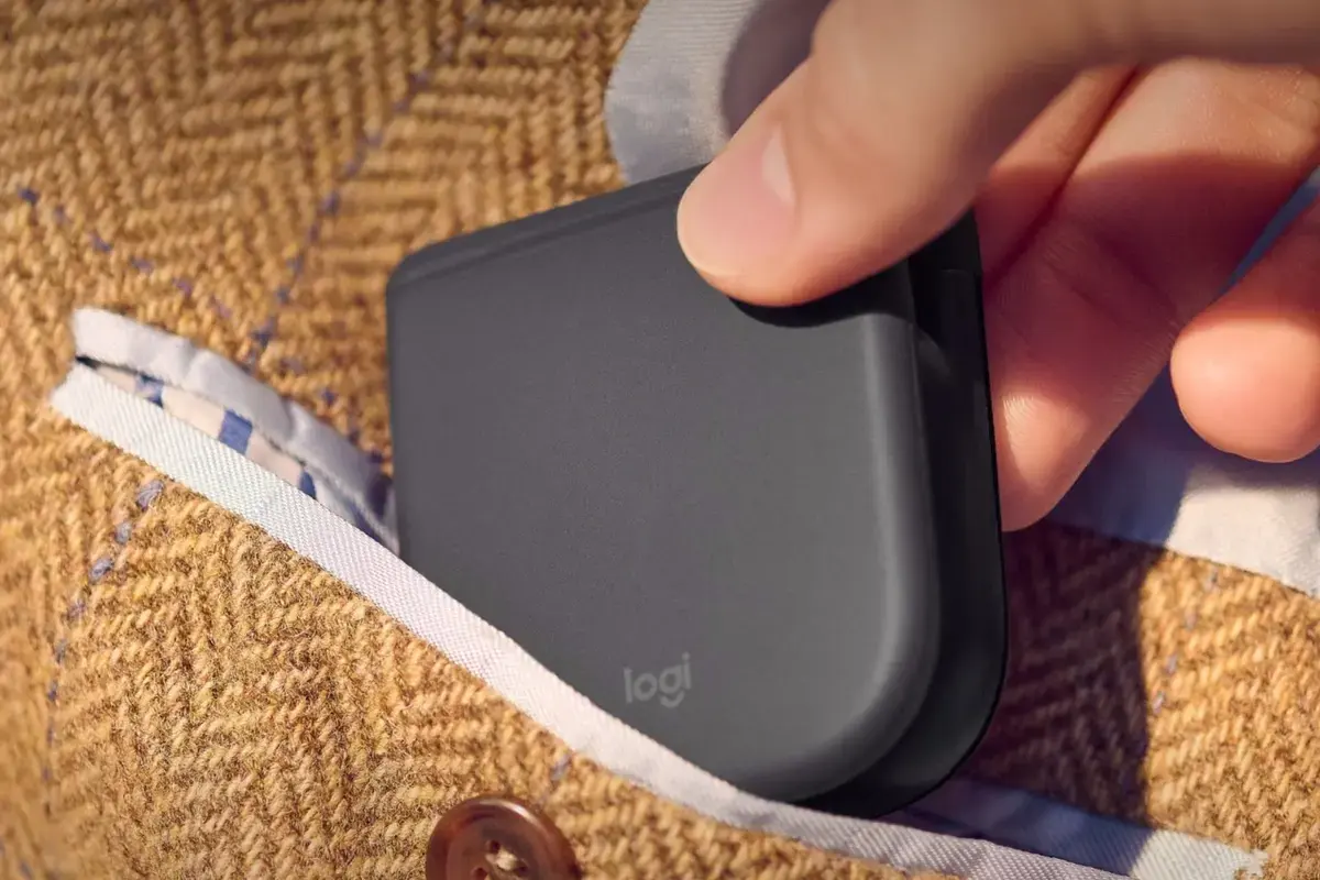 Tiny Folding Mouse Set to Revolutionize Laptop Use